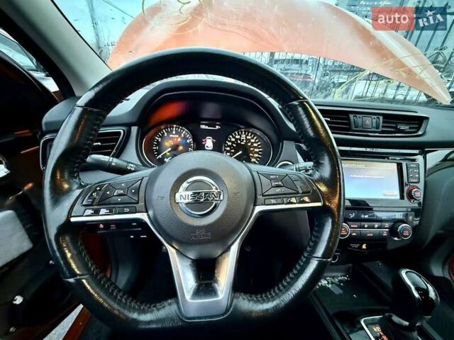 Помаранчевий Ніссан Rogue Sport, об'ємом двигуна 2 л та пробігом 110 тис. км за 10800 $, фото 30 на Automoto.ua