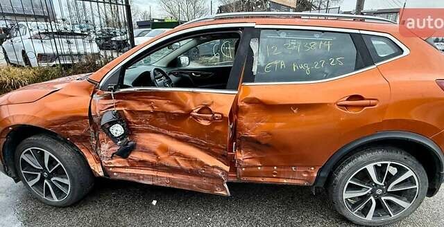 Помаранчевий Ніссан Rogue Sport, об'ємом двигуна 2 л та пробігом 110 тис. км за 10800 $, фото 7 на Automoto.ua