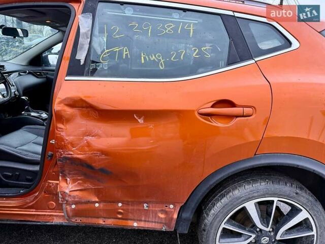 Помаранчевий Ніссан Rogue Sport, об'ємом двигуна 2 л та пробігом 110 тис. км за 10800 $, фото 16 на Automoto.ua