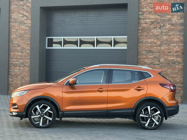 Оранжевый Ниссан Rogue Sport, объемом двигателя 2 л и пробегом 43 тыс. км за 18500 $, фото 1 на Automoto.ua