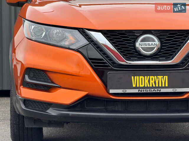 Оранжевый Ниссан Rogue Sport, объемом двигателя 2 л и пробегом 83 тыс. км за 17900 $, фото 3 на Automoto.ua
