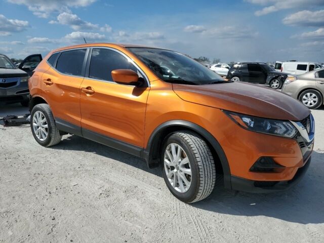 Оранжевый Ниссан Rogue Sport, объемом двигателя 2 л и пробегом 103 тыс. км за 12000 $, фото 2 на Automoto.ua