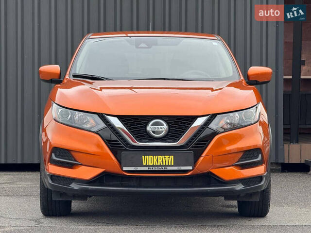 Оранжевый Ниссан Rogue Sport, объемом двигателя 2 л и пробегом 83 тыс. км за 17900 $, фото 4 на Automoto.ua
