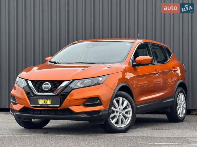 Оранжевый Ниссан Rogue Sport, объемом двигателя 2 л и пробегом 83 тыс. км за 17900 $, фото 1 на Automoto.ua