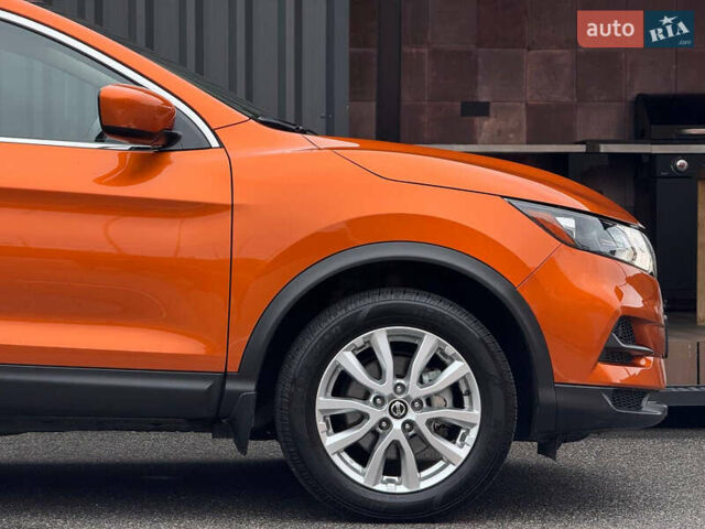 Оранжевый Ниссан Rogue Sport, объемом двигателя 2 л и пробегом 83 тыс. км за 17900 $, фото 19 на Automoto.ua