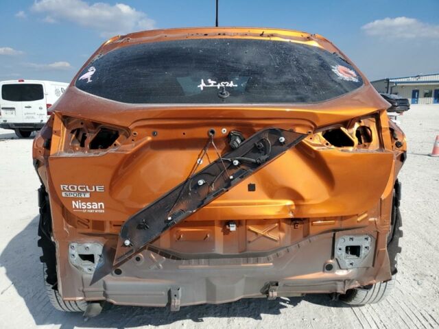 Оранжевый Ниссан Rogue Sport, объемом двигателя 2 л и пробегом 103 тыс. км за 12000 $, фото 4 на Automoto.ua
