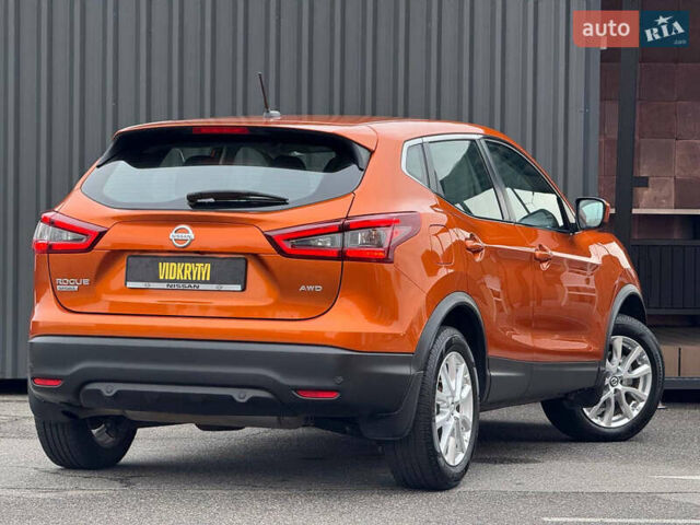 Оранжевый Ниссан Rogue Sport, объемом двигателя 2 л и пробегом 83 тыс. км за 17900 $, фото 9 на Automoto.ua