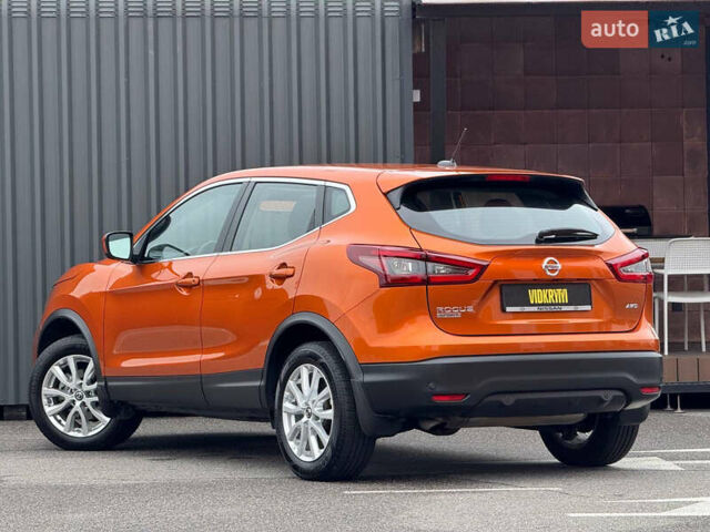 Оранжевый Ниссан Rogue Sport, объемом двигателя 2 л и пробегом 83 тыс. км за 17900 $, фото 12 на Automoto.ua