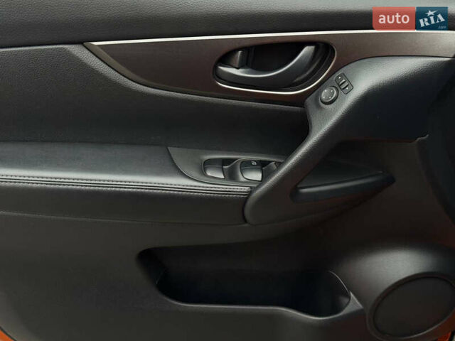 Оранжевый Ниссан Rogue Sport, объемом двигателя 2 л и пробегом 83 тыс. км за 17900 $, фото 27 на Automoto.ua