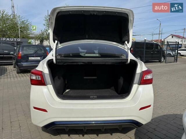 Белый Ниссан Sylphy, объемом двигателя 0 л и пробегом 60 тыс. км за 11900 $, фото 17 на Automoto.ua