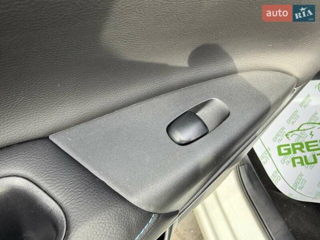 Белый Ниссан Sylphy, объемом двигателя 0 л и пробегом 60 тыс. км за 11900 $, фото 40 на Automoto.ua