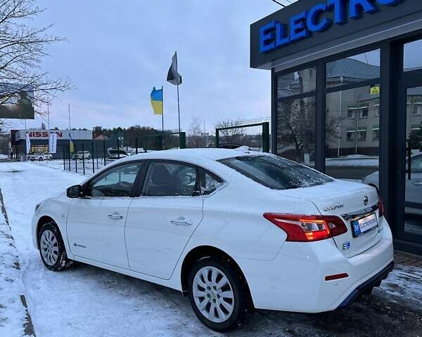 Білий Ніссан Sylphy, об'ємом двигуна 0 л та пробігом 55 тис. км за 12999 $, фото 30 на Automoto.ua