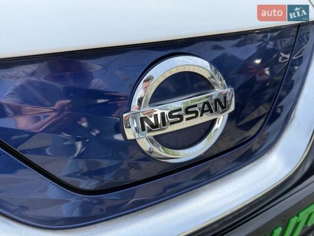 Белый Ниссан Sylphy, объемом двигателя 0 л и пробегом 60 тыс. км за 11900 $, фото 3 на Automoto.ua