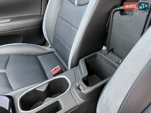 Белый Ниссан Sylphy, объемом двигателя 0 л и пробегом 60 тыс. км за 11900 $, фото 26 на Automoto.ua