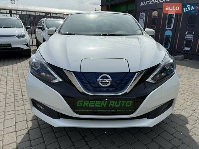 Белый Ниссан Sylphy, объемом двигателя 0 л и пробегом 60 тыс. км за 11900 $, фото 1 на Automoto.ua