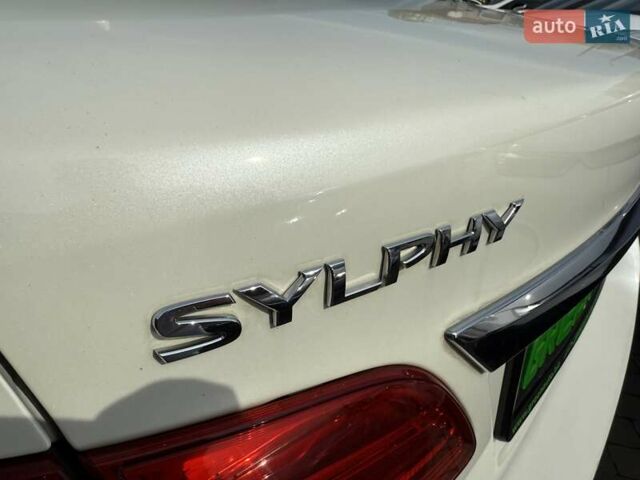 Белый Ниссан Sylphy, объемом двигателя 0 л и пробегом 60 тыс. км за 11900 $, фото 11 на Automoto.ua