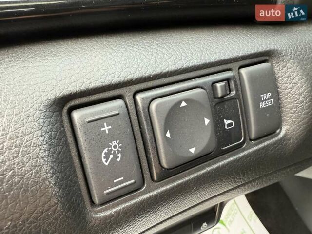 Белый Ниссан Sylphy, объемом двигателя 0 л и пробегом 60 тыс. км за 11900 $, фото 30 на Automoto.ua