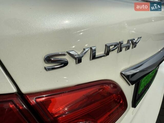 Белый Ниссан Sylphy, объемом двигателя 0 л и пробегом 60 тыс. км за 11900 $, фото 12 на Automoto.ua