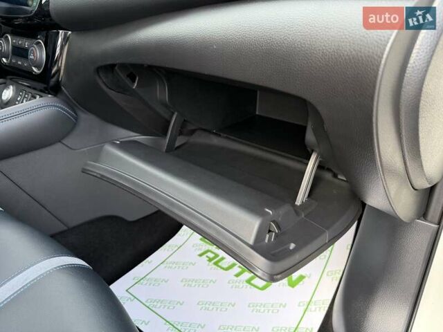 Белый Ниссан Sylphy, объемом двигателя 0 л и пробегом 60 тыс. км за 11900 $, фото 54 на Automoto.ua