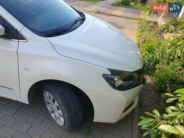 Белый Ниссан Sylphy, объемом двигателя 0 л и пробегом 75 тыс. км за 12200 $, фото 5 на Automoto.ua