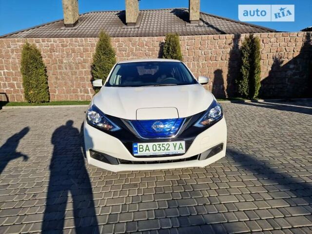 Білий Ніссан Sylphy, об'ємом двигуна 0 л та пробігом 18 тис. км за 15500 $, фото 2 на Automoto.ua