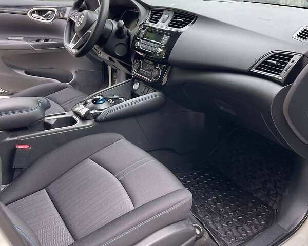 Белый Ниссан Sylphy, объемом двигателя 0 л и пробегом 6 тыс. км за 12500 $, фото 10 на Automoto.ua