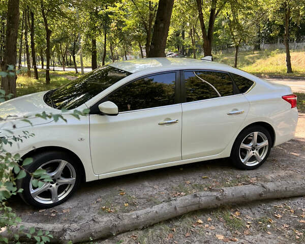 Белый Ниссан Sylphy, объемом двигателя 0 л и пробегом 87 тыс. км за 13000 $, фото 4 на Automoto.ua