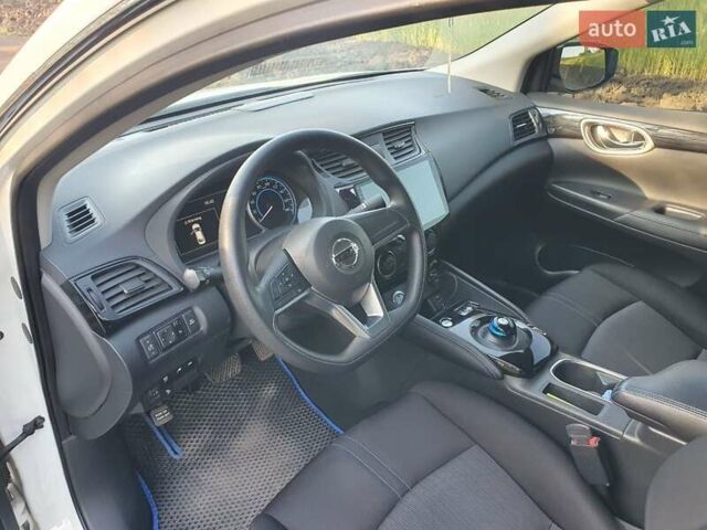 Белый Ниссан Sylphy, объемом двигателя 0 л и пробегом 75 тыс. км за 12200 $, фото 19 на Automoto.ua