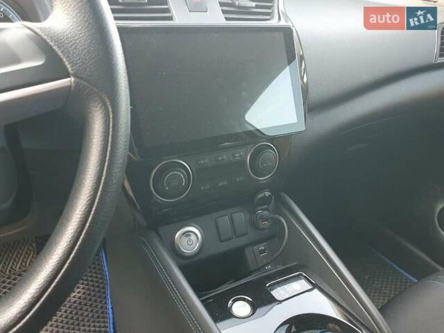 Белый Ниссан Sylphy, объемом двигателя 0 л и пробегом 75 тыс. км за 12200 $, фото 18 на Automoto.ua