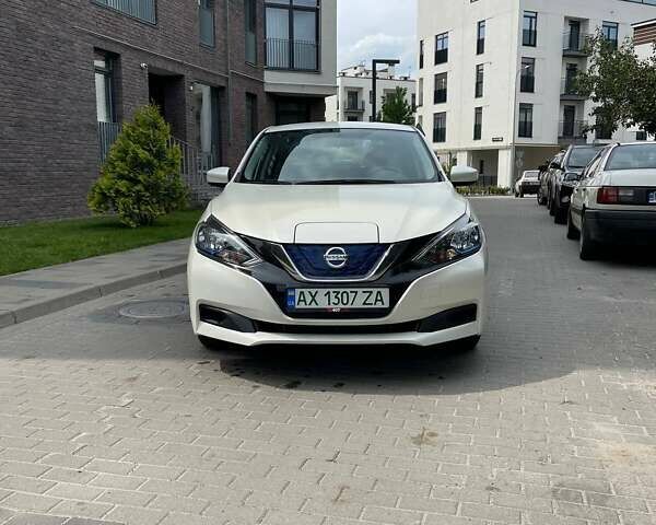 Белый Ниссан Sylphy, объемом двигателя 0 л и пробегом 6 тыс. км за 12500 $, фото 4 на Automoto.ua