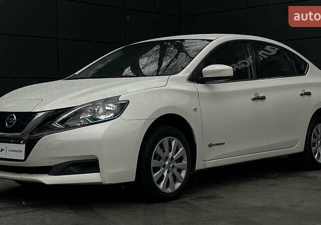 Білий Ніссан Sylphy, об'ємом двигуна 0 л та пробігом 88 тис. км за 11999 $, фото 5 на Automoto.ua