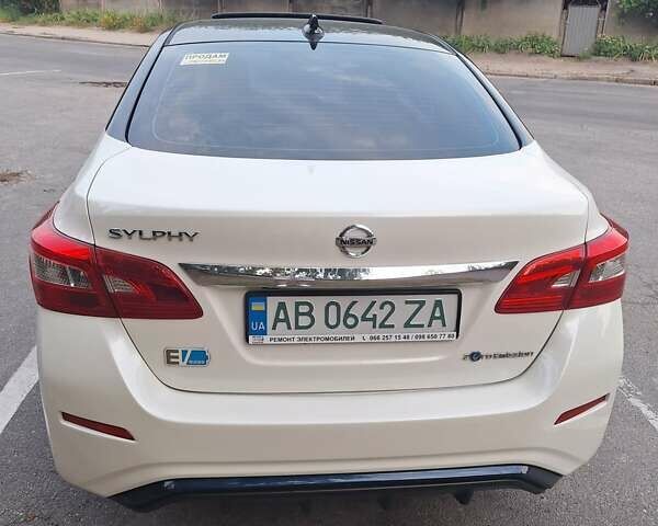 Білий Ніссан Sylphy, об'ємом двигуна 0 л та пробігом 104 тис. км за 14000 $, фото 5 на Automoto.ua