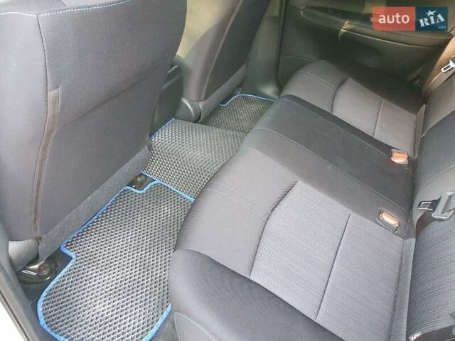 Белый Ниссан Sylphy, объемом двигателя 0 л и пробегом 75 тыс. км за 12200 $, фото 13 на Automoto.ua