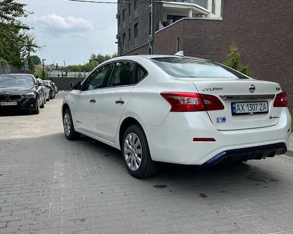 Белый Ниссан Sylphy, объемом двигателя 0 л и пробегом 6 тыс. км за 12500 $, фото 5 на Automoto.ua