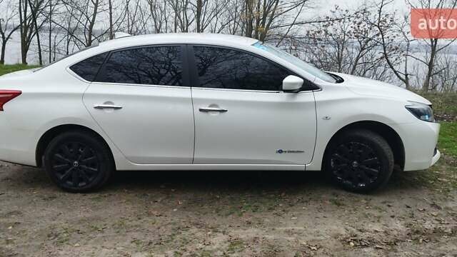 Белый Ниссан Sylphy, объемом двигателя 0 л и пробегом 95 тыс. км за 11500 $, фото 2 на Automoto.ua