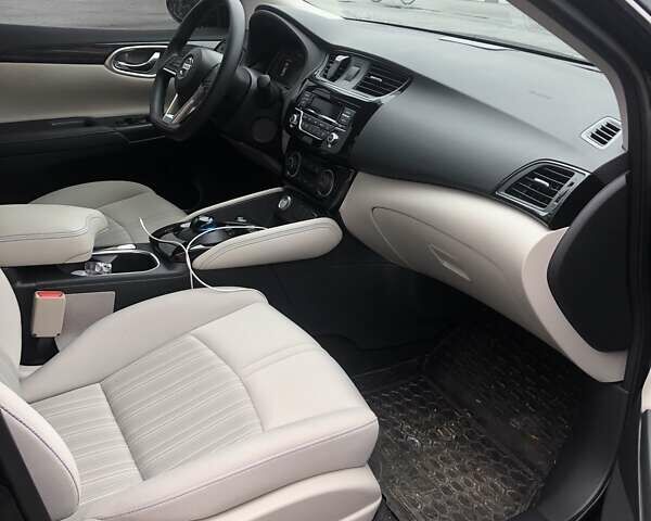 Черный Ниссан Sylphy, объемом двигателя 0 л и пробегом 45 тыс. км за 11000 $, фото 3 на Automoto.ua