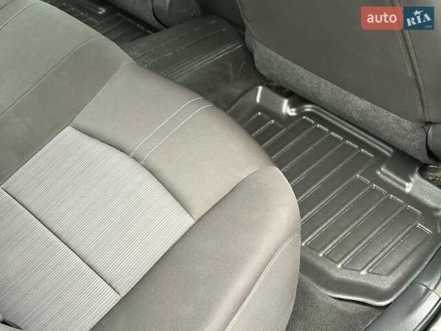 Черный Ниссан Sylphy, объемом двигателя 0 л и пробегом 50 тыс. км за 13200 $, фото 2 на Automoto.ua