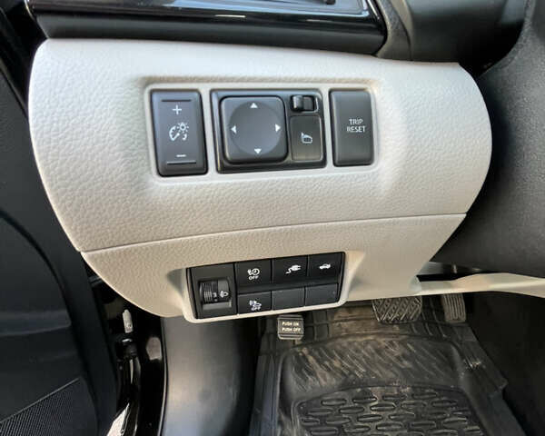 Черный Ниссан Sylphy, объемом двигателя 0 л и пробегом 68 тыс. км за 12600 $, фото 15 на Automoto.ua