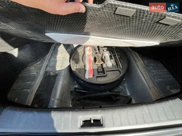 Черный Ниссан Sylphy, объемом двигателя 0 л и пробегом 68 тыс. км за 12600 $, фото 17 на Automoto.ua