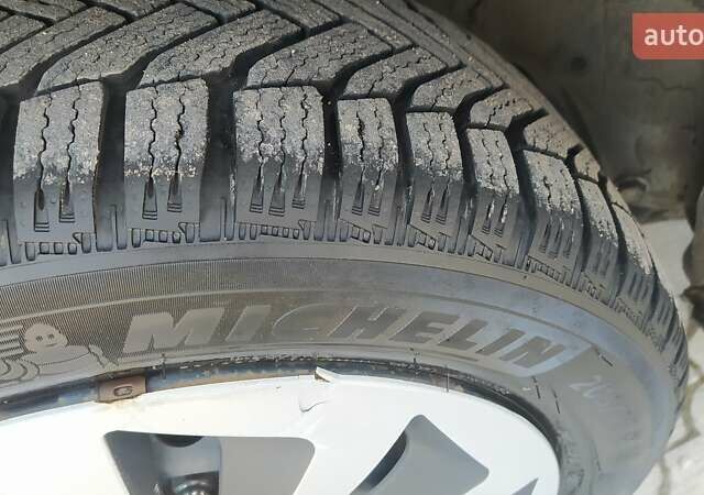 Чорний Ніссан Sylphy, об'ємом двигуна 0 л та пробігом 55 тис. км за 18500 $, фото 8 на Automoto.ua