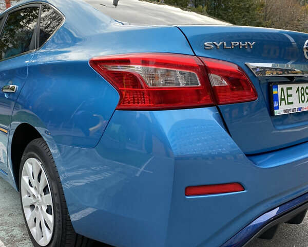 Синий Ниссан Sylphy, объемом двигателя 0 л и пробегом 12 тыс. км за 12500 $, фото 8 на Automoto.ua