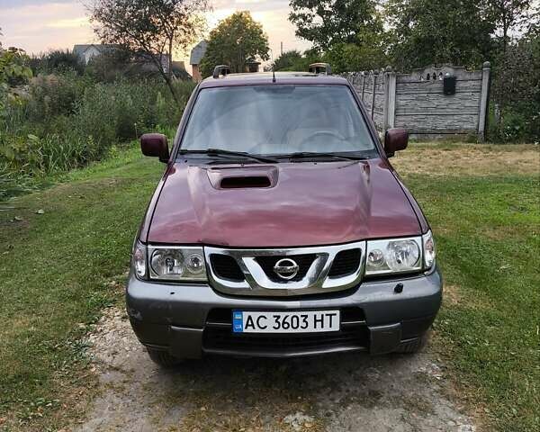 Красный Ниссан Terrano II, объемом двигателя 3 л и пробегом 274 тыс. км за 4300 $, фото 7 на Automoto.ua