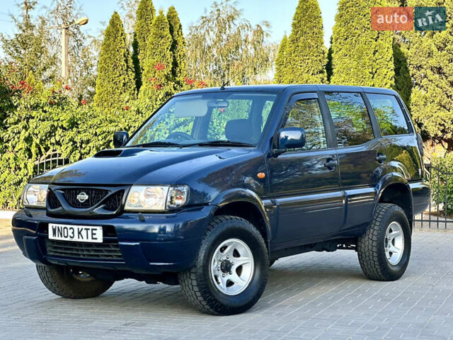 Синий Ниссан Terrano II, объемом двигателя 3 л и пробегом 168 тыс. км за 5500 $, фото 3 на Automoto.ua