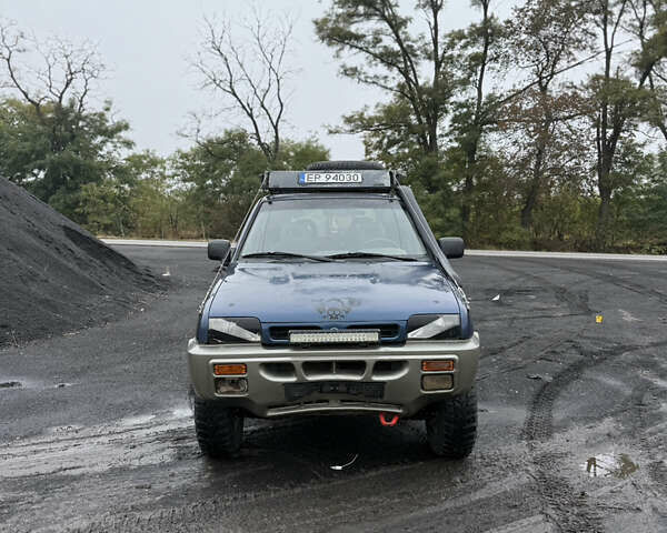 Синий Ниссан Terrano II, объемом двигателя 2.7 л и пробегом 200 тыс. км за 2500 $, фото 4 на Automoto.ua