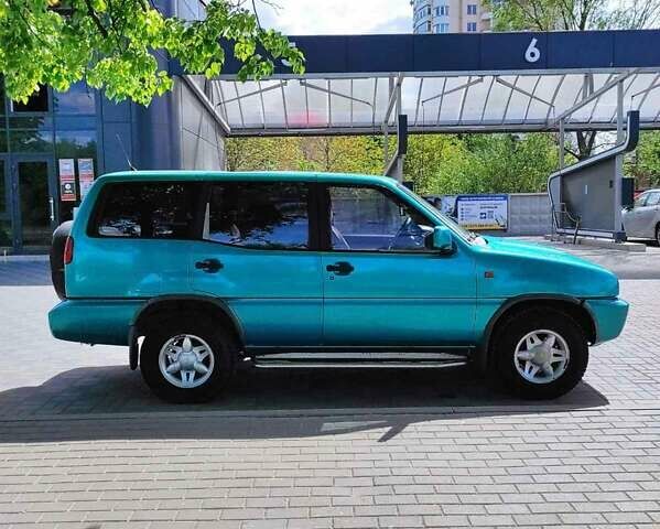 Зеленый Ниссан Terrano II, объемом двигателя 2.4 л и пробегом 300 тыс. км за 7200 $, фото 4 на Automoto.ua