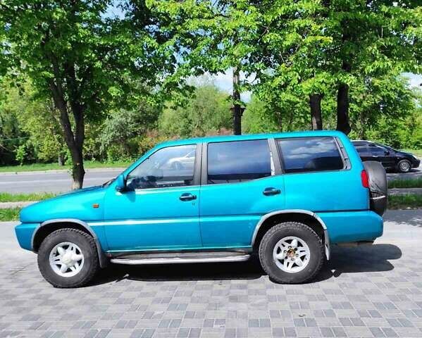 Зеленый Ниссан Terrano II, объемом двигателя 2.4 л и пробегом 300 тыс. км за 7200 $, фото 3 на Automoto.ua