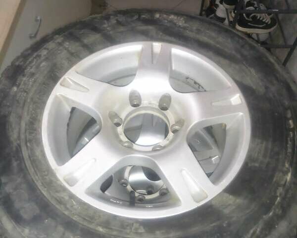 Зеленый Ниссан Terrano II, объемом двигателя 2.39 л и пробегом 275 тыс. км за 4800 $, фото 6 на Automoto.ua