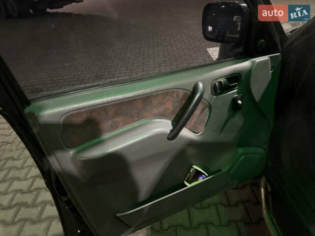 Зеленый Ниссан Terrano II, объемом двигателя 2.4 л и пробегом 234 тыс. км за 4499 $, фото 6 на Automoto.ua