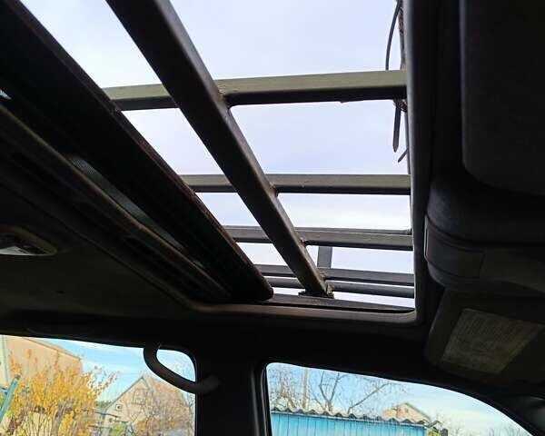 Зеленый Ниссан Terrano II, объемом двигателя 2.7 л и пробегом 327 тыс. км за 2400 $, фото 7 на Automoto.ua