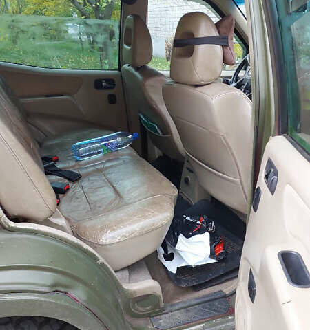 Зелений Ніссан Terrano II, об'ємом двигуна 3 л та пробігом 269 тис. км за 3195 $, фото 6 на Automoto.ua